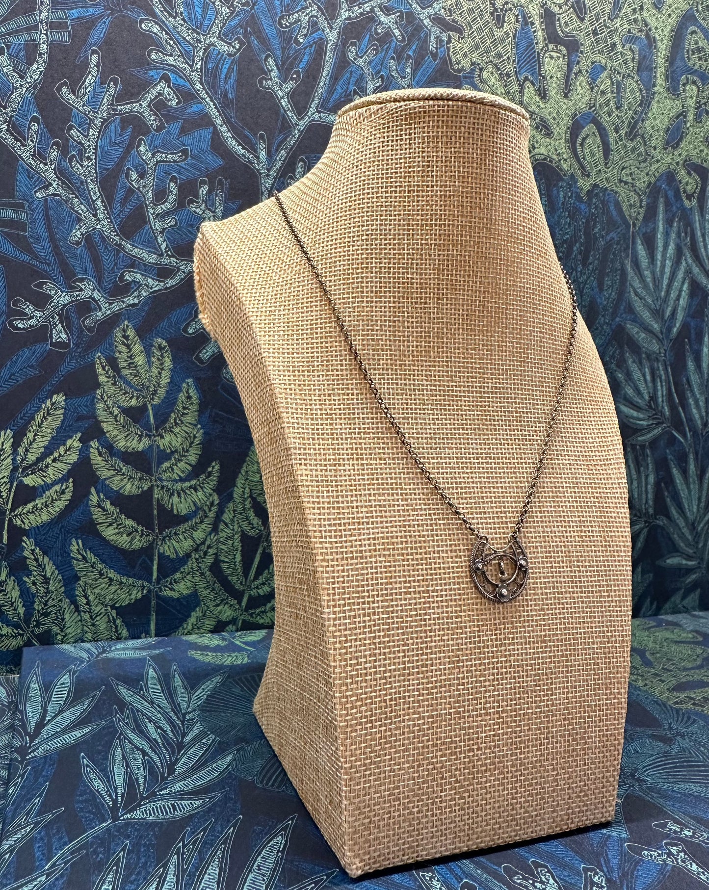 Collar herradura ibicenca