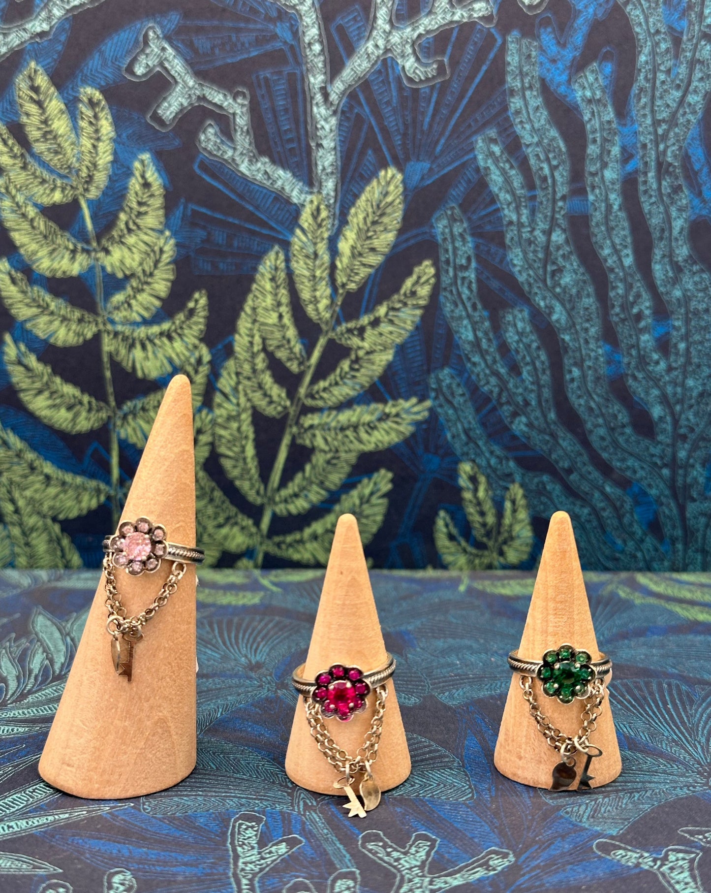 Anillo plata flor con circonitas y colgantes