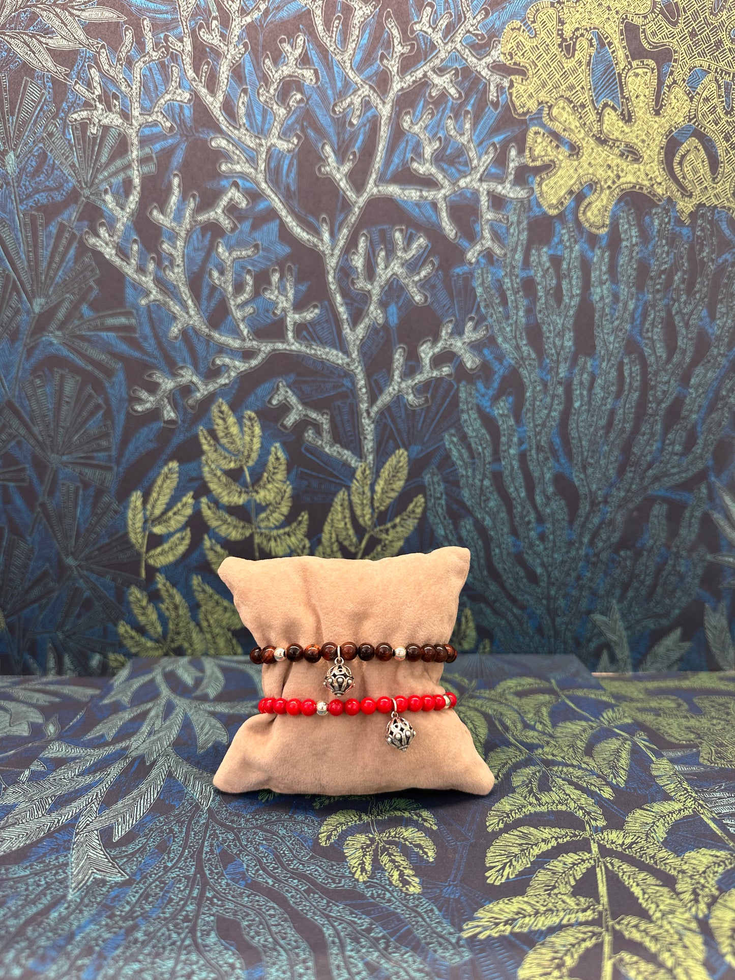 Pulsera elástica colores con botón payés